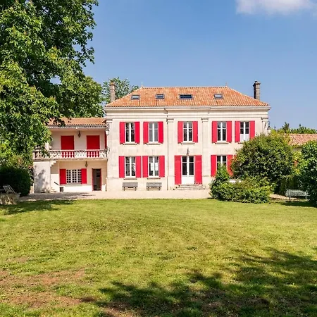 Dom wakacyjny Maison De Famille Au Coeur De Son Vignoble